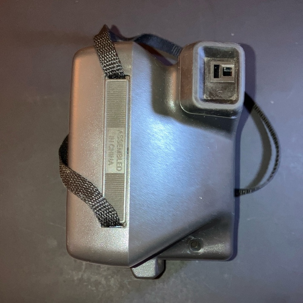 Polaroid OneStep CloseUp Camera - Picture 9 of 9